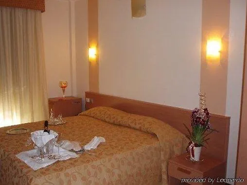 Moro Freoni Hotell 3*
